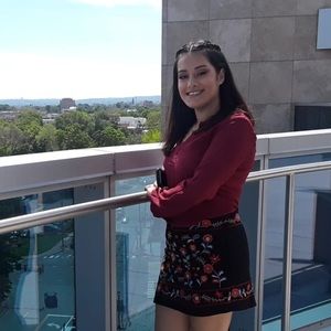 Meet your Posher, Xenia